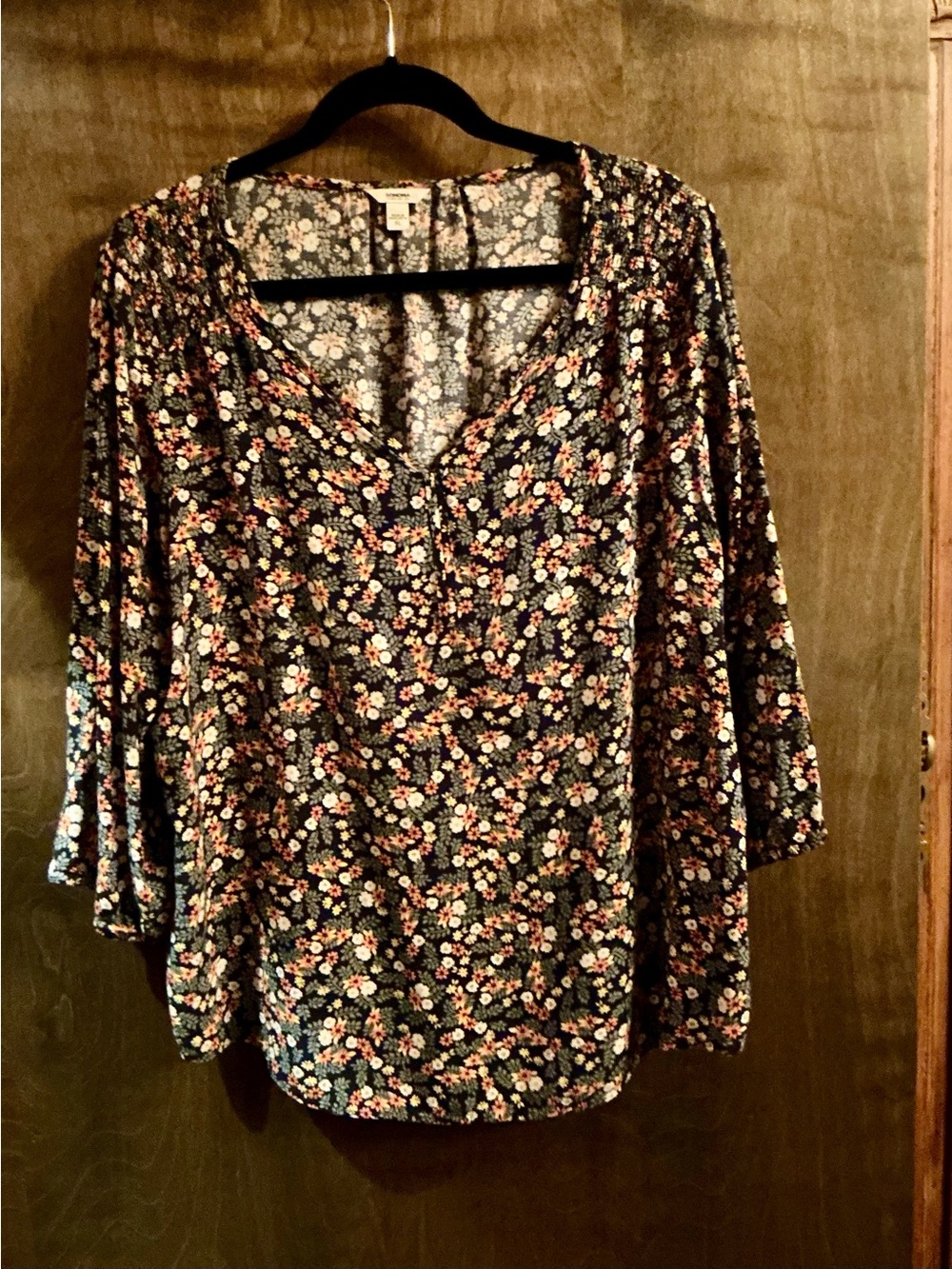 Women's Floral V-Neck Blouse in Black and Orang’ish🤔